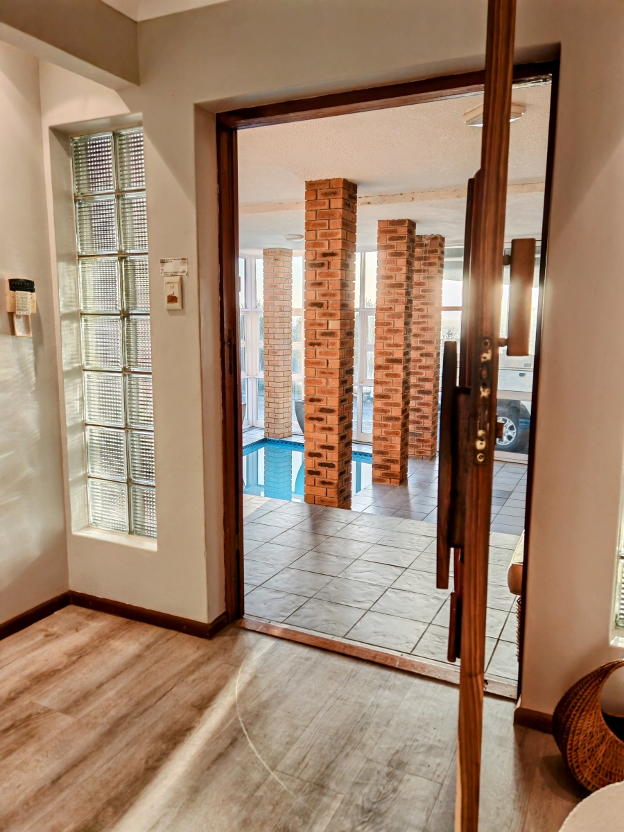 4 Bedroom Property for Sale in De Kelders Western Cape